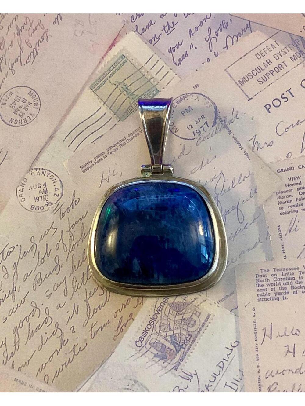 Vintage Solid 925 Sterling Silver Deep Blue Cabochon Pendant Modernist Bezel Set